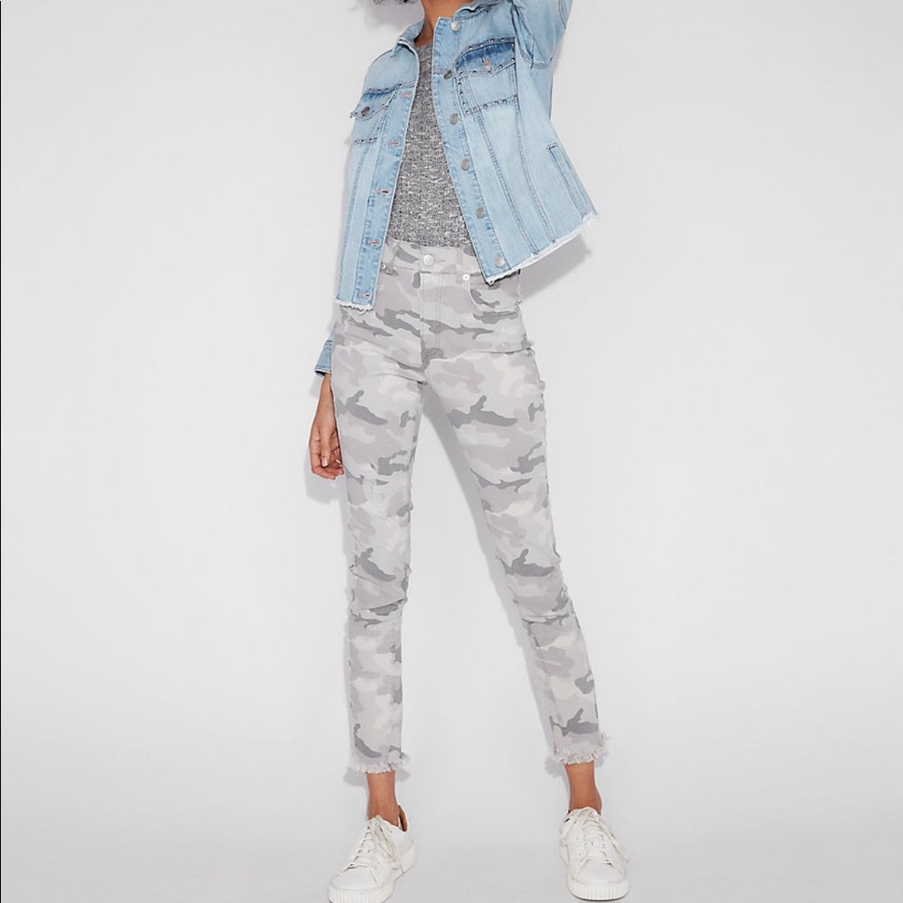 Light camo jeans